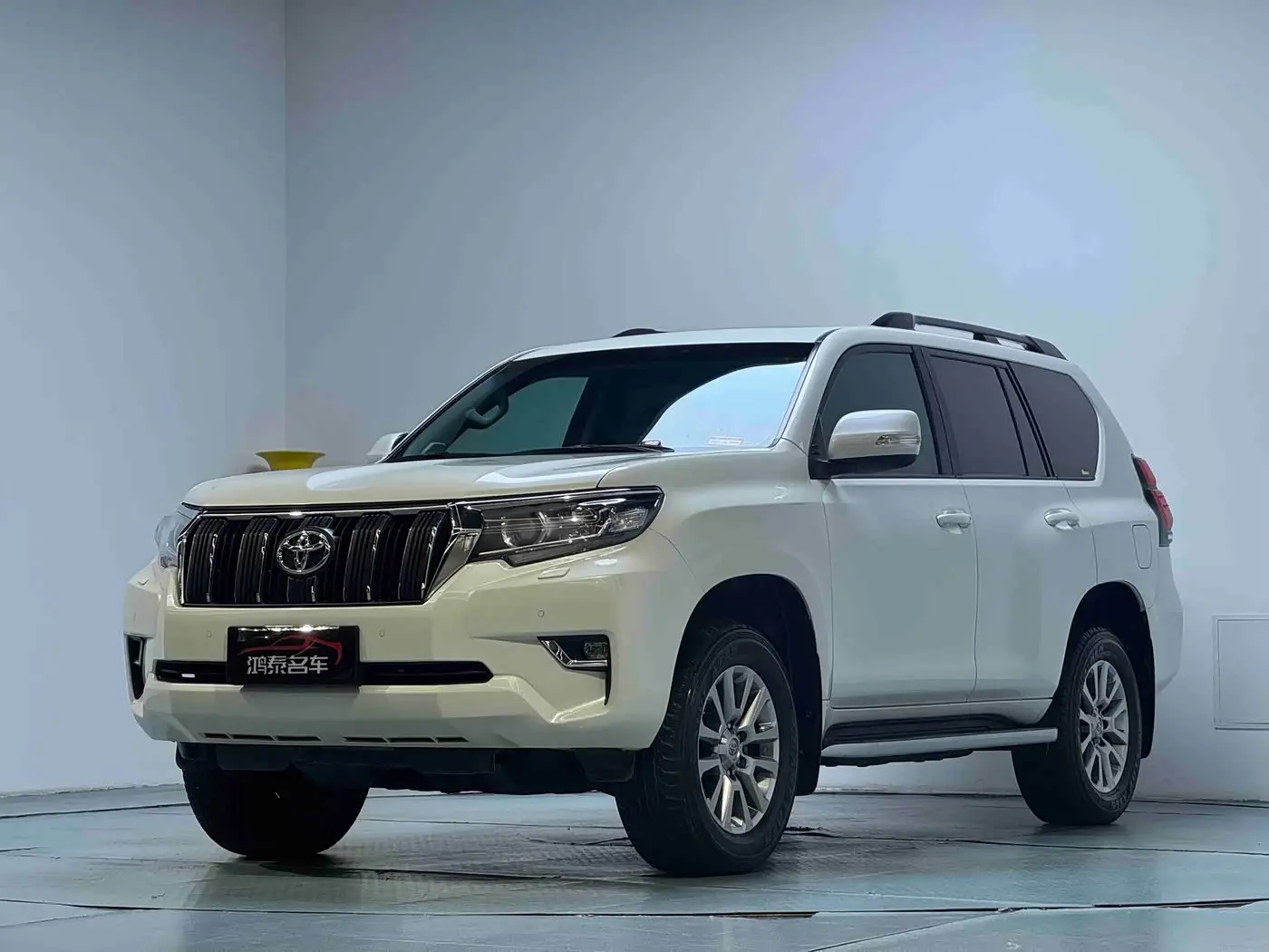 Toyota Prado 2018 — Photo 2/20
