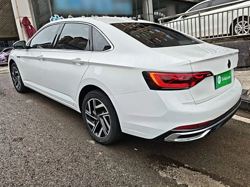Volkswagen Sagitar 2022 — Photo 5/20