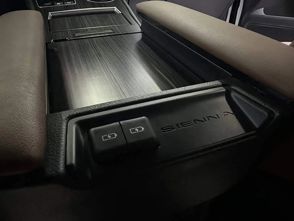Toyota Sienna 2025 — Şəkil 15/20