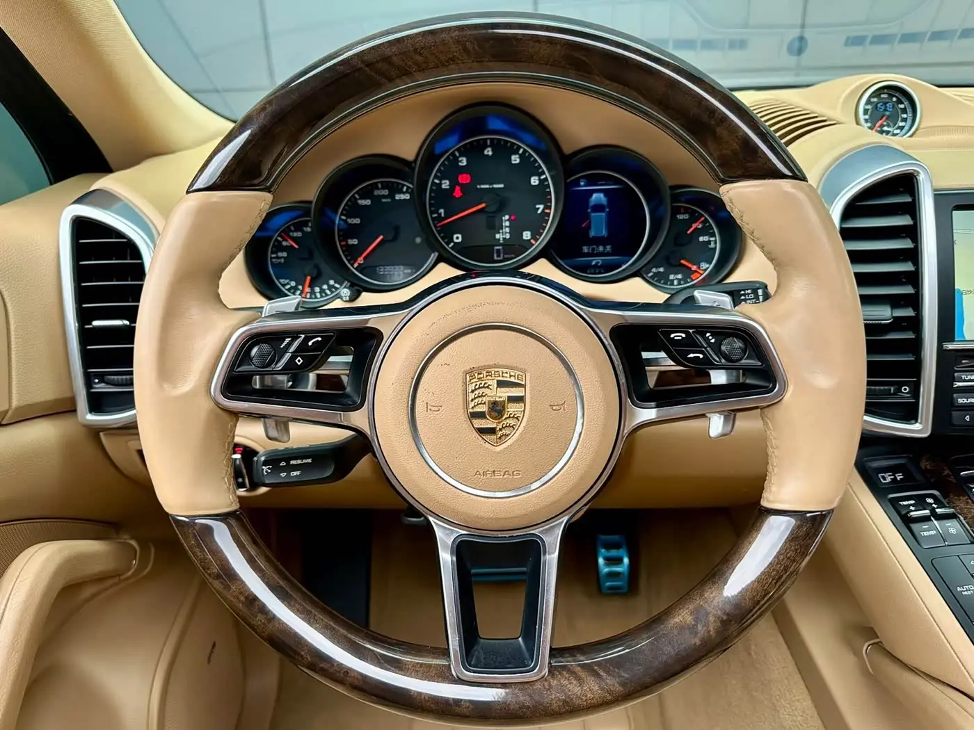 Porsche Cayenne 2015 — Şəkil 18/18
