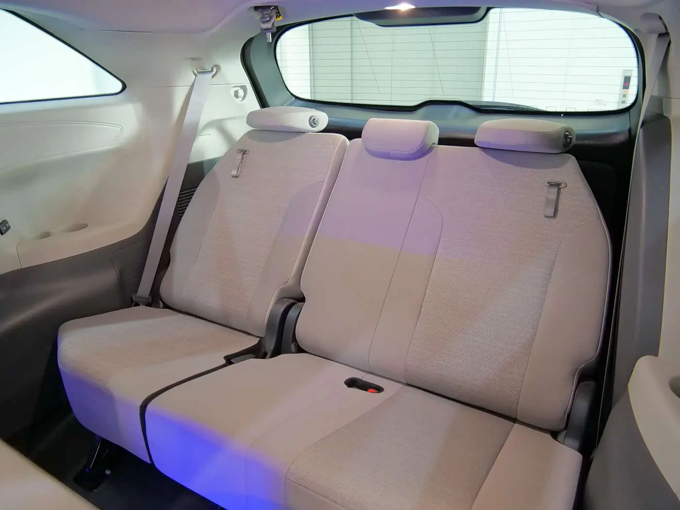 Toyota Sienna 2024 — Şəkil 16/17