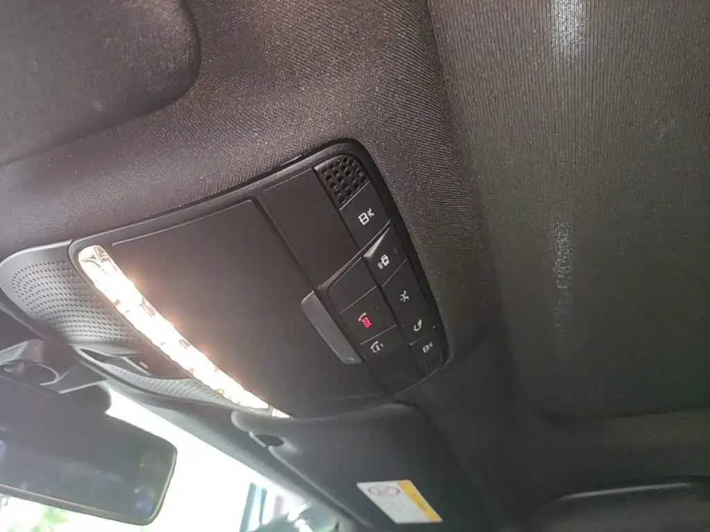 Mercedes-Benz E-Class 2022 — Photo 18/20