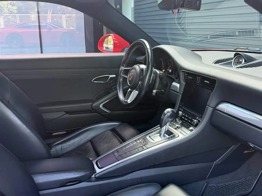 Porsche 911 2018 — Photo 8/16