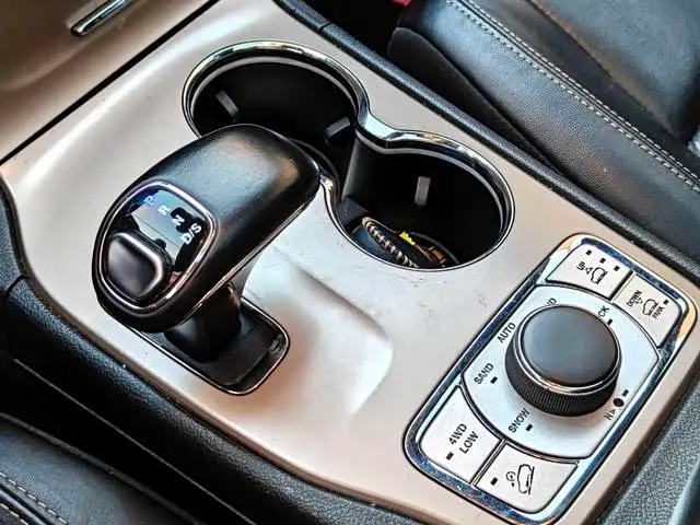 Jeep Grand Cherokee 2016 — Фото 9/13