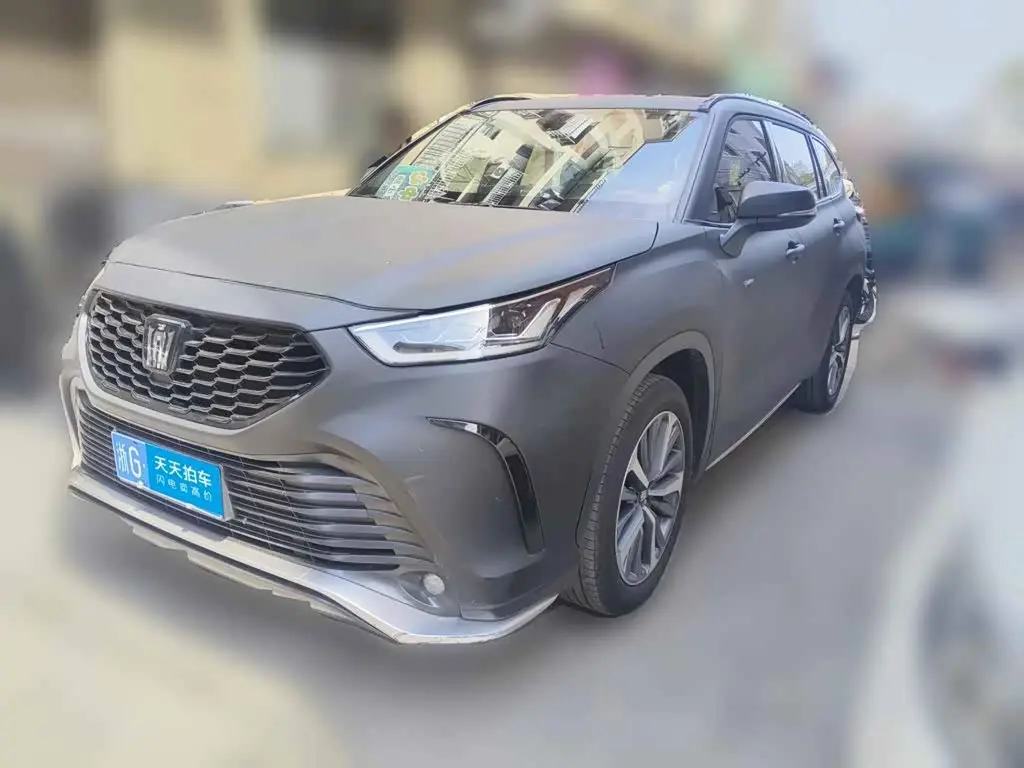 Toyota Crown Kluger 2025 — Photo 1/15