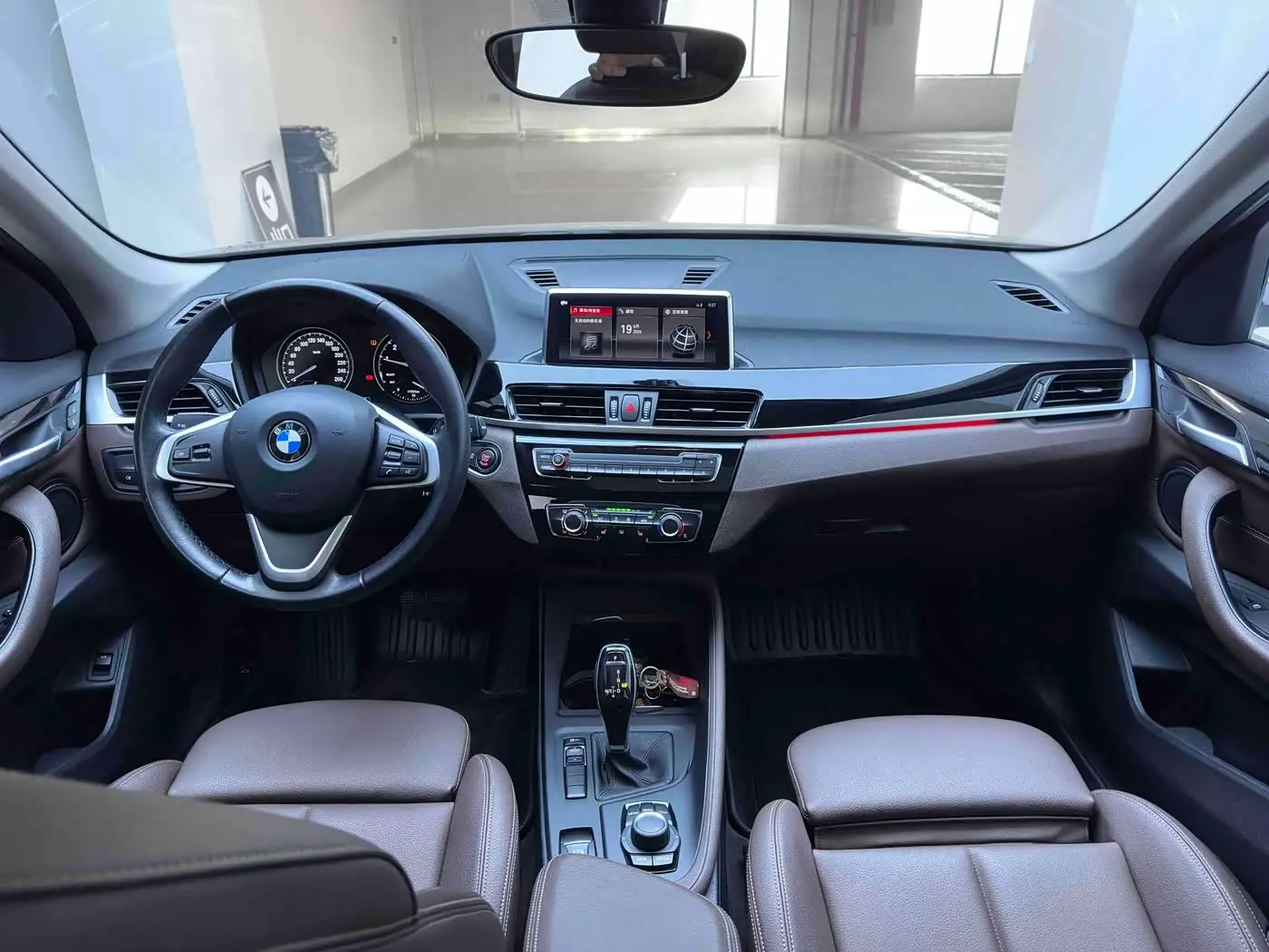 BMW X1 2020 — Şəkil 8/19