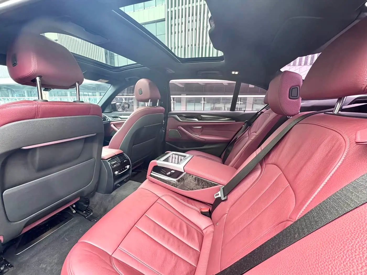 BMW 5 Series 2019 — Şəkil 4/9