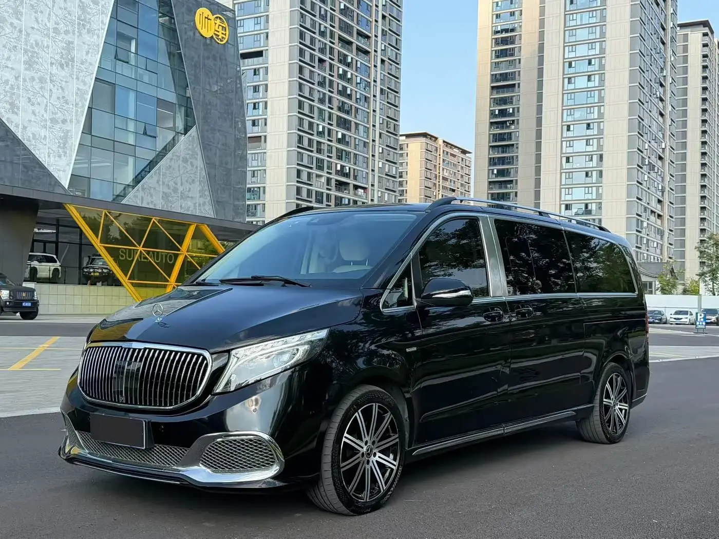 Mercedes-Benz V-Class 2022 — Фото 1/9
