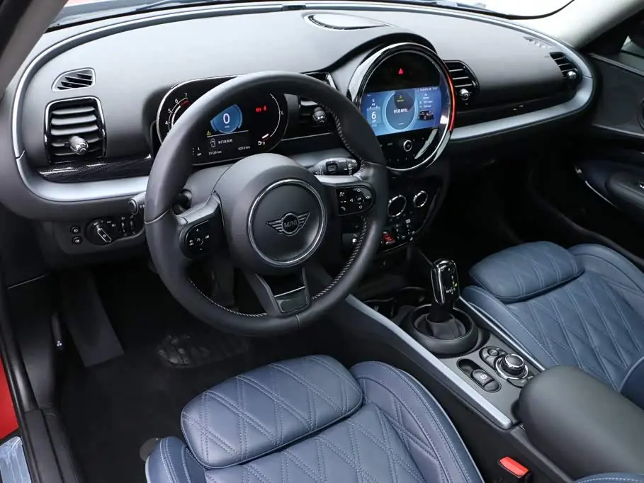 MINI CLUBMAN 2022 — Фото 18/20