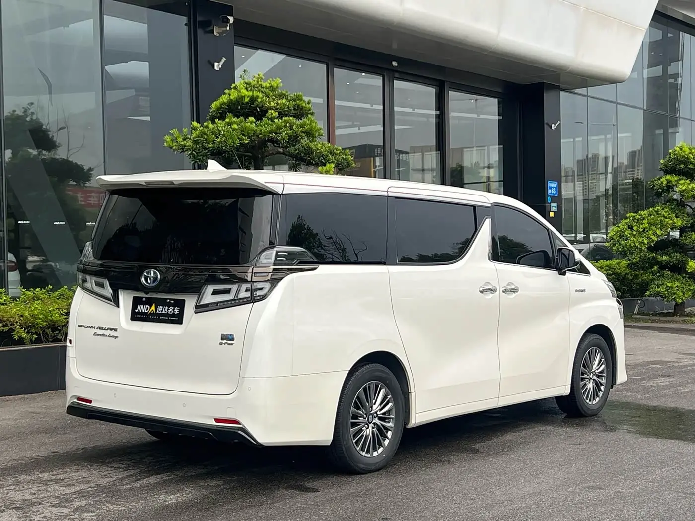 Toyota Vellfire 2023 — Photo 9/9
