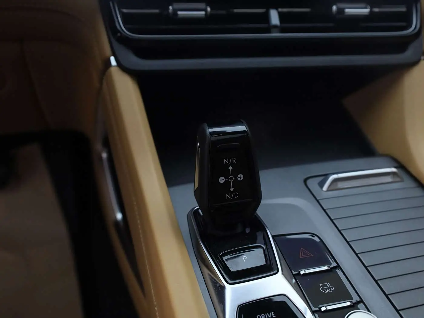 Lynk & Co 09 EM-P 2024 — Photo 15/15
