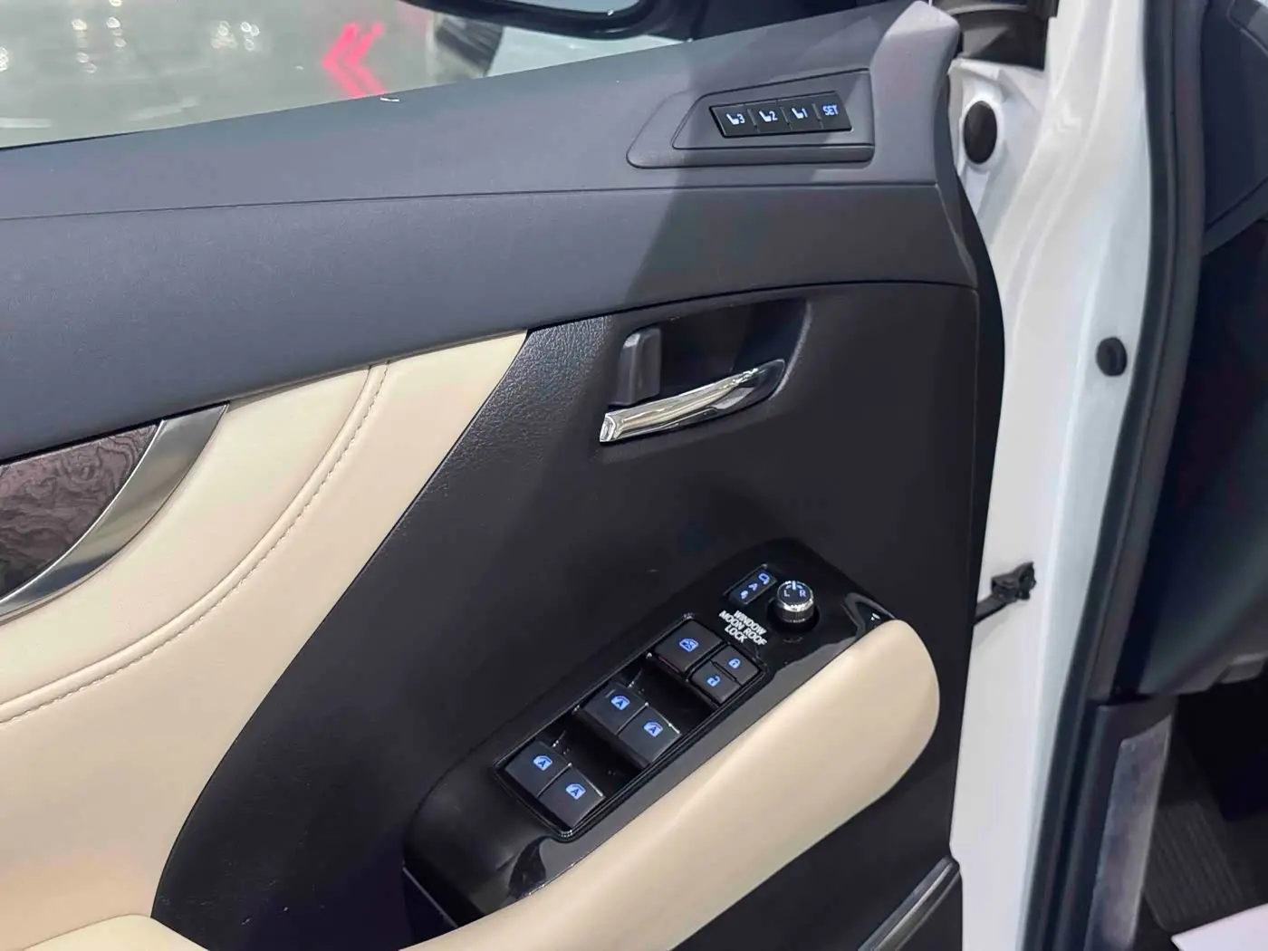 Toyota Alphard 2021 — Photo 6/20