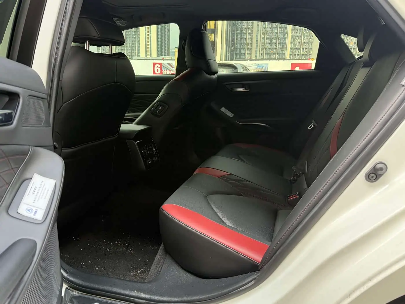 Toyota Avalon 2021 — ფოტო 6/10