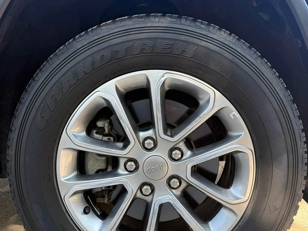 Jeep Grand Cherokee 2015 — Фото 4/20