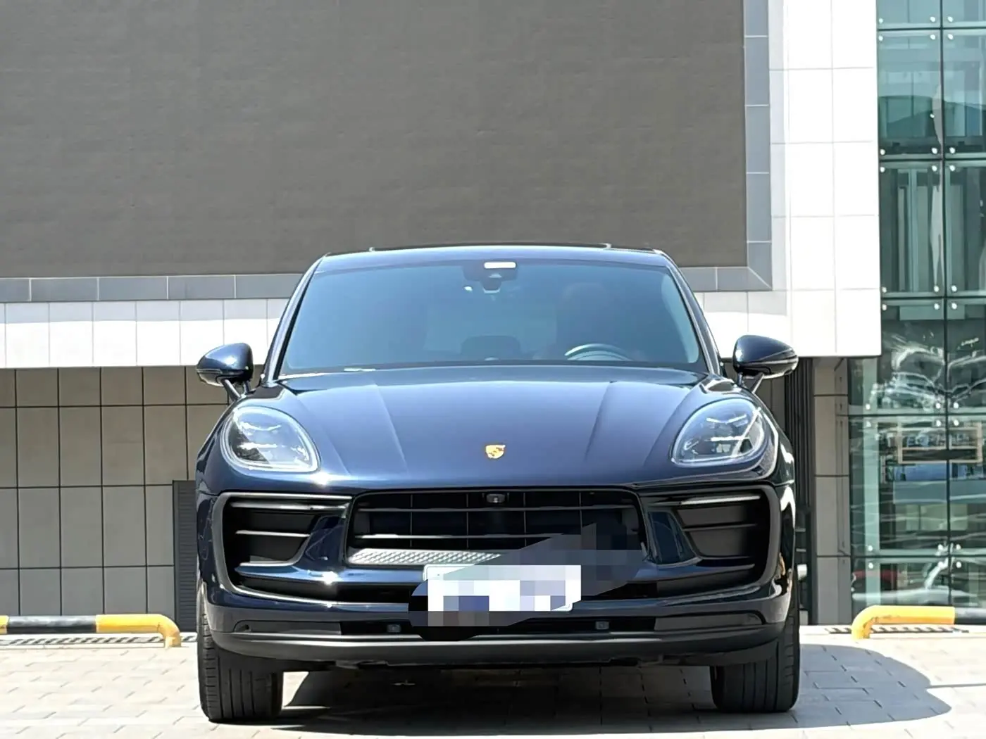 Porsche Macan 2022 — ფოტო 2/15