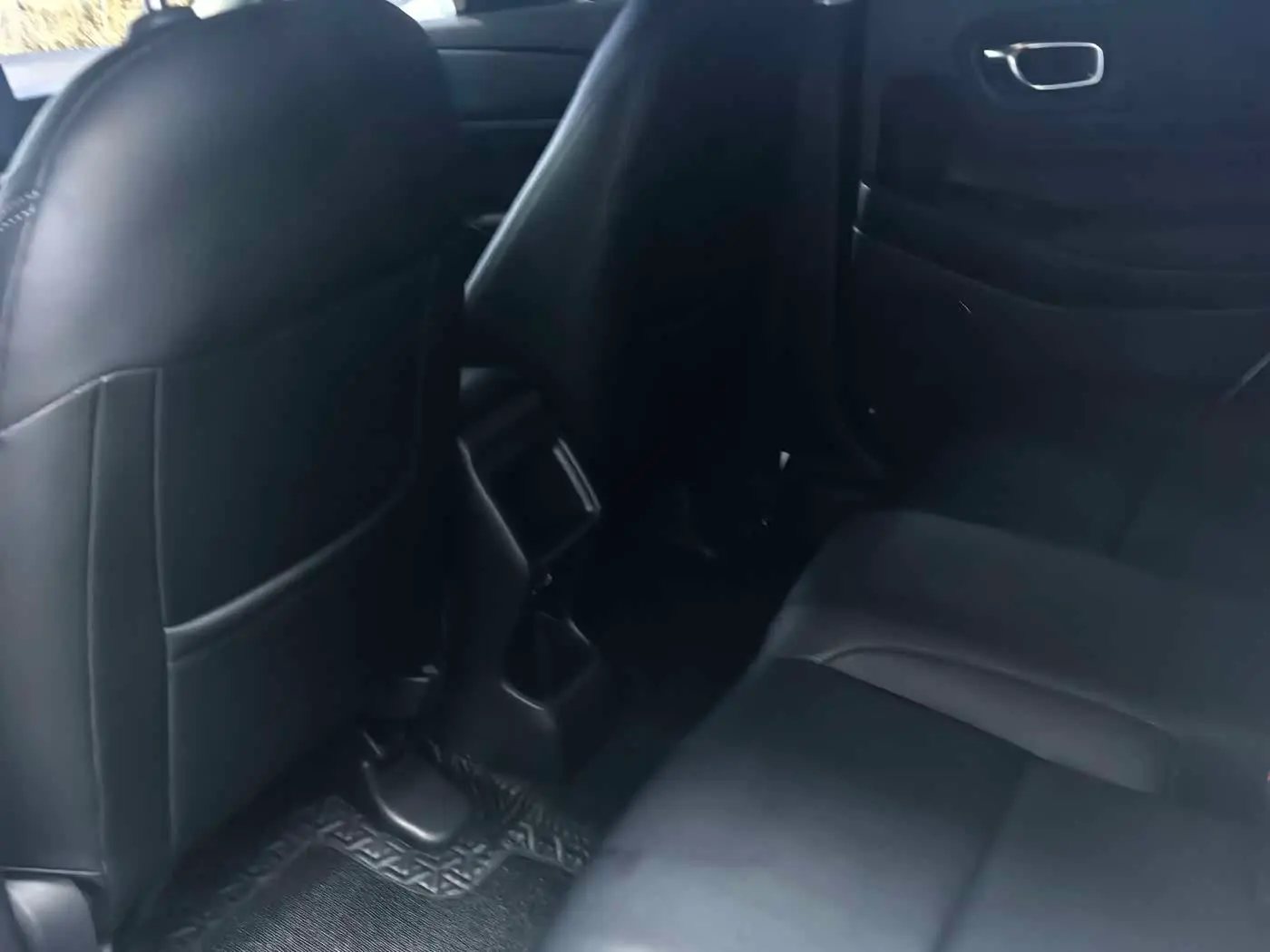 Honda Vezel 2023 — Фото 10/14