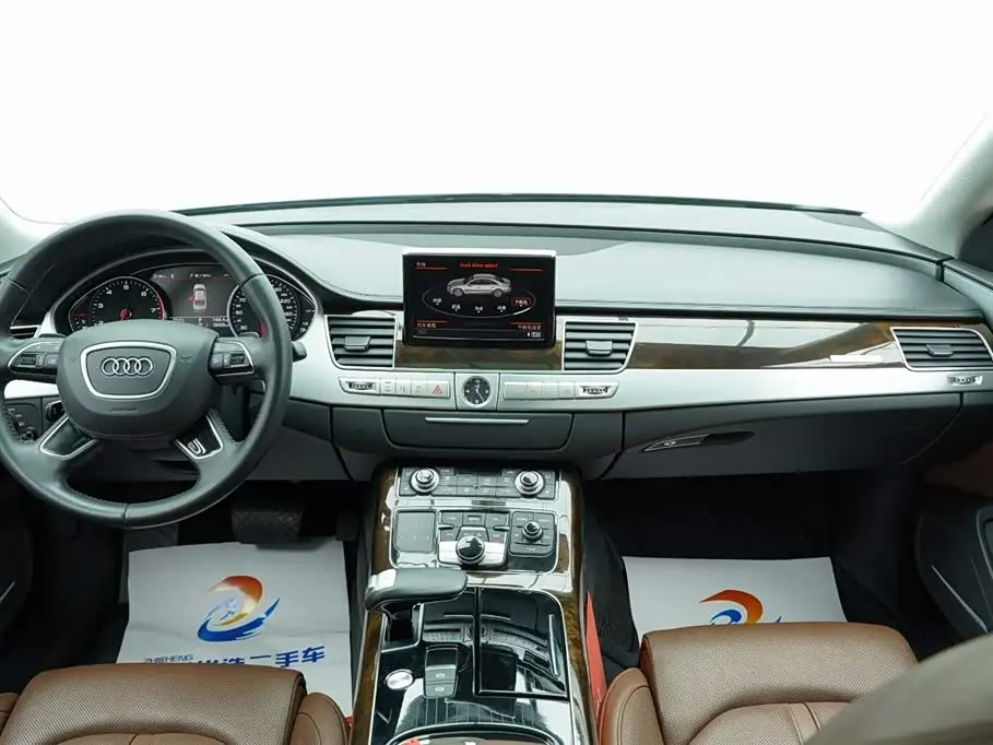 Audi A8 2014 — Photo 7/20