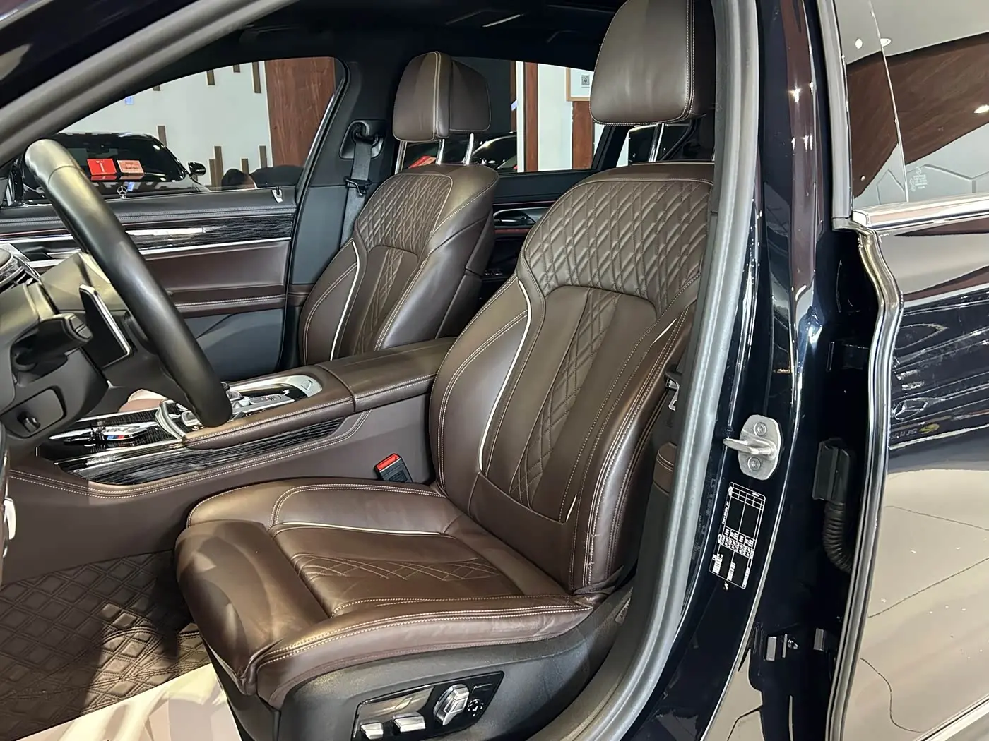 BMW 7 Series 2022 — Photo 11/20