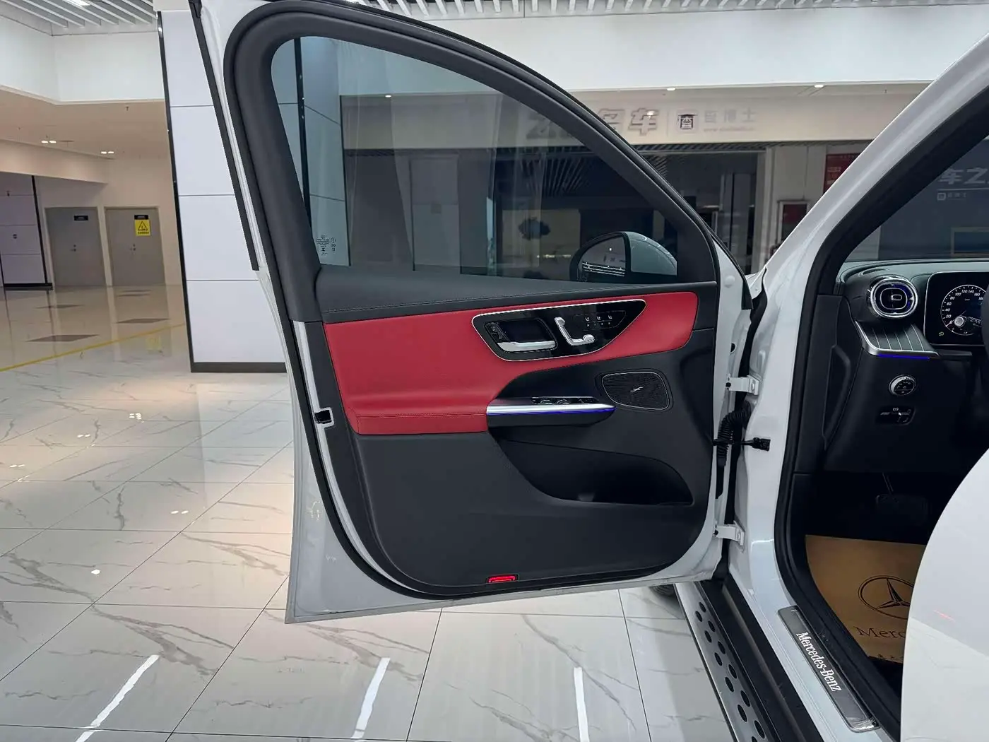 Mercedes-Benz GLC 2023 — Şəkil 7/15