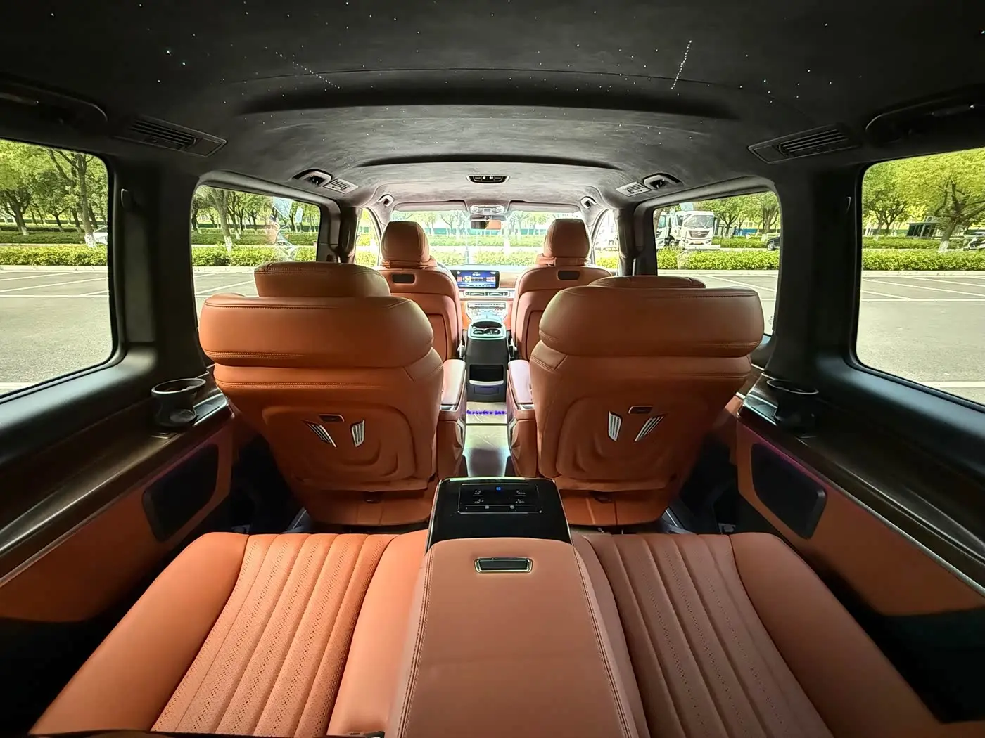 Mercedes-Benz V-Class 2025 — Şəkil 12/16