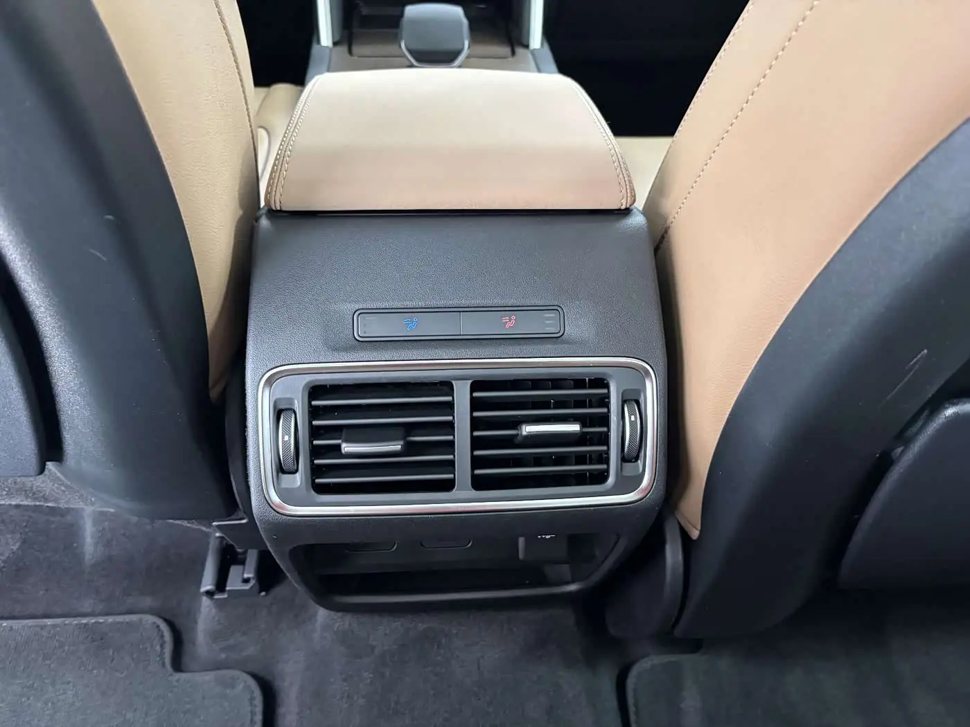 Land Rover Discovery Sport 2025 — Фото 20/20
