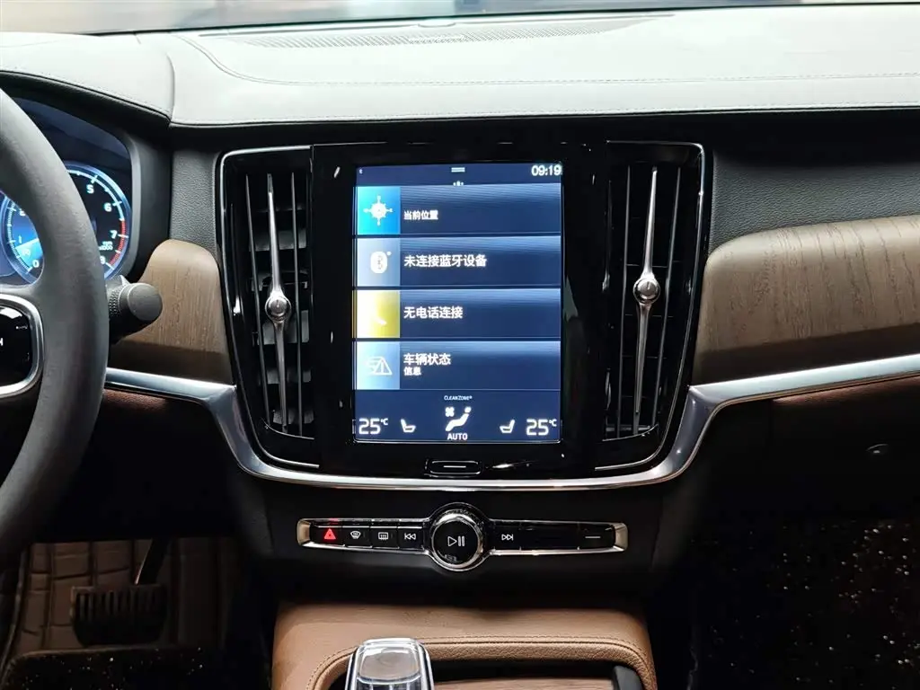 Volvo S90 2020 — Photo 15/19