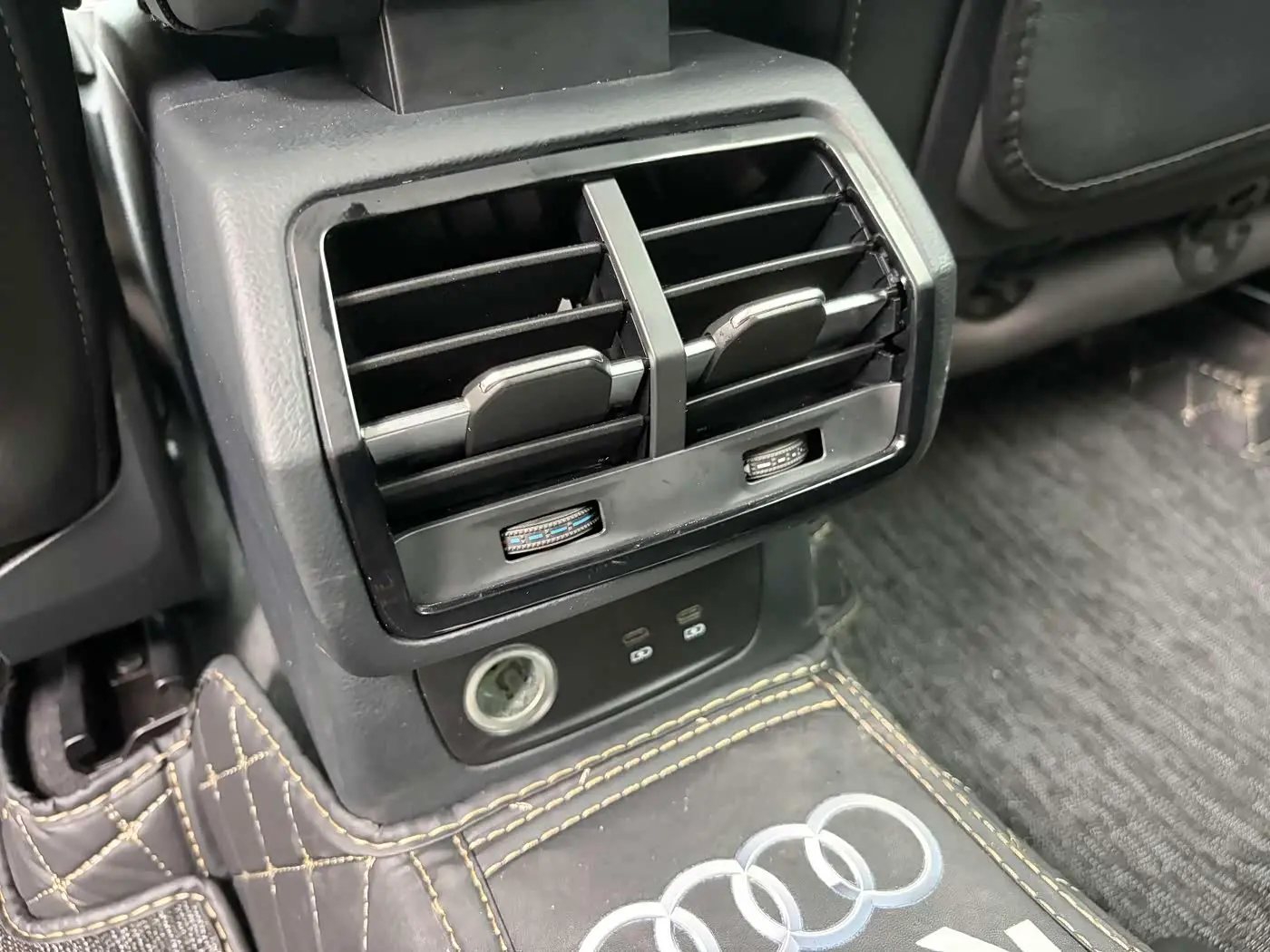 Audi Q3 2021 — Фото 12/20