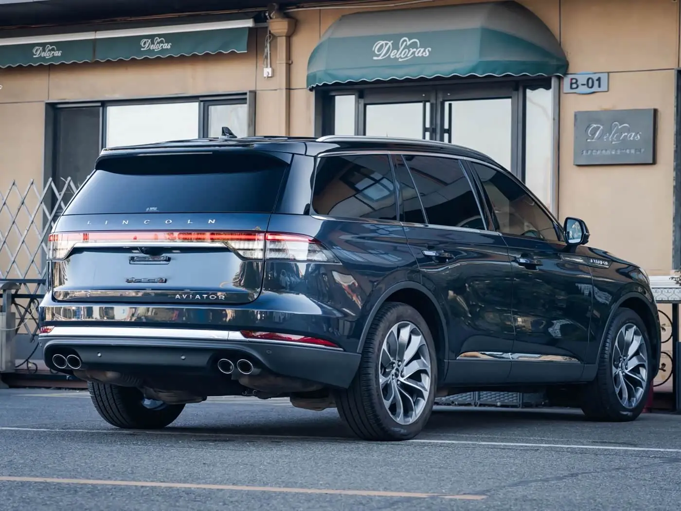 Lincoln Aviator 2021 — Şəkil 4/20