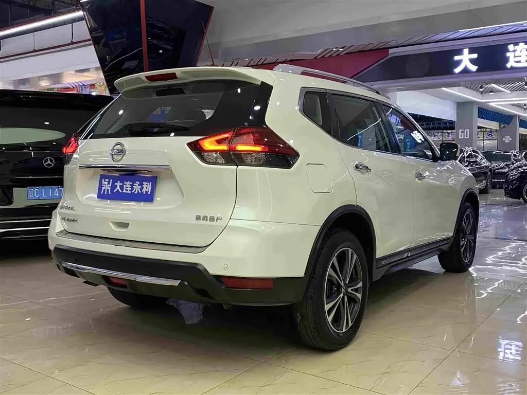 Nissan X-Trail 2021 — Photo 17/18