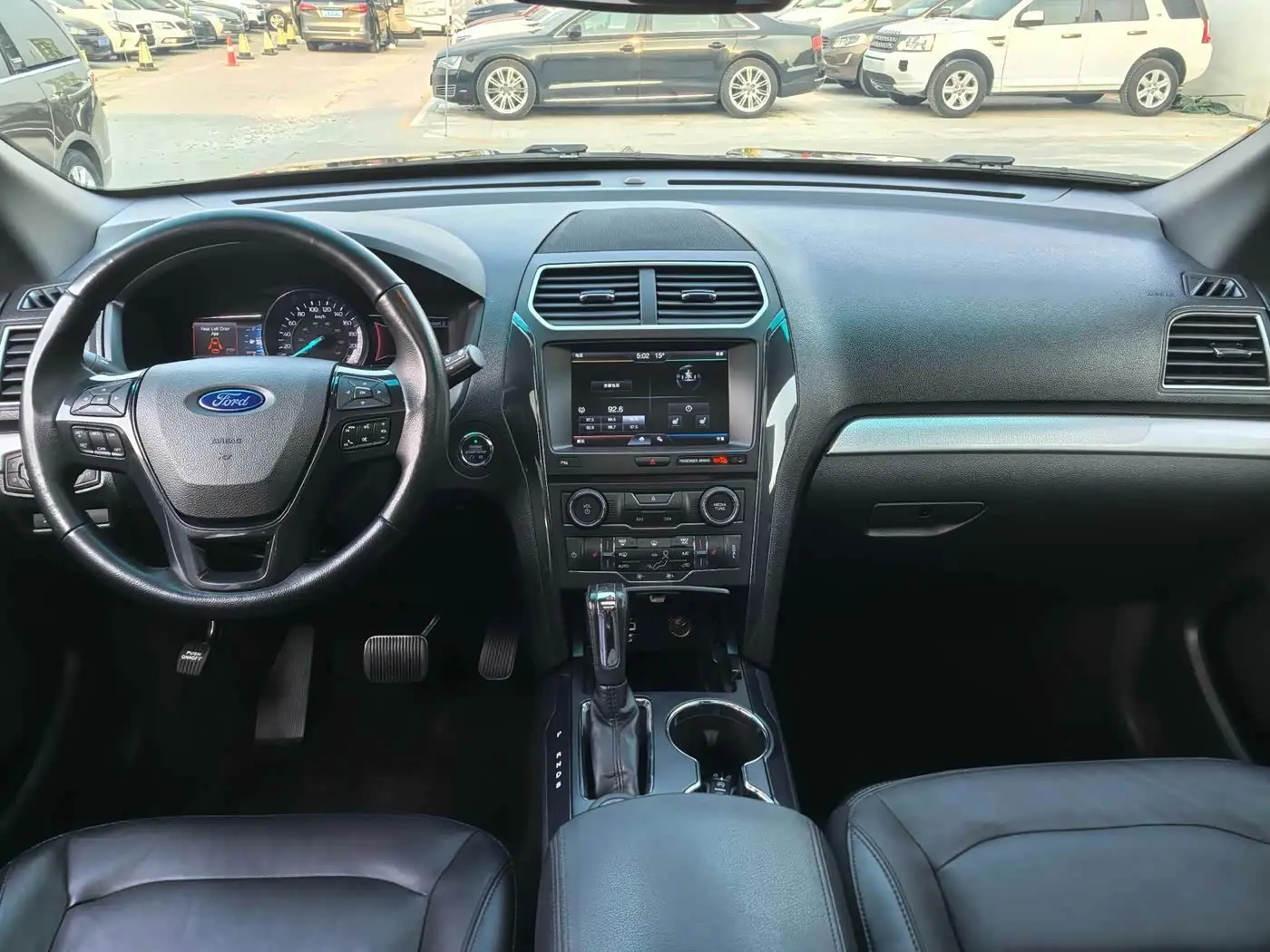 Ford Explorer 2016 — Photo 9/20