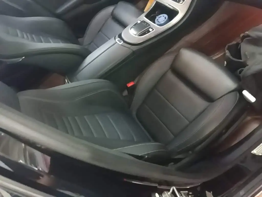 Mercedes-Benz E-Class 2021 — Photo 19/20