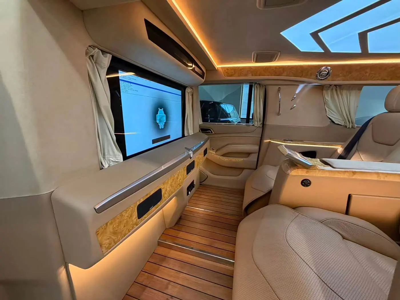 Daolangge GMC Yukon 2018 — Photo 12/16
