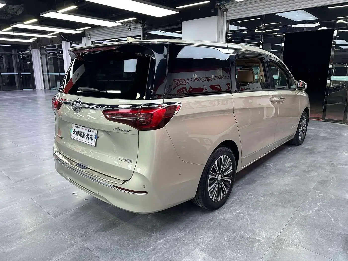 Buick GL8 2020 — Photo 4/14