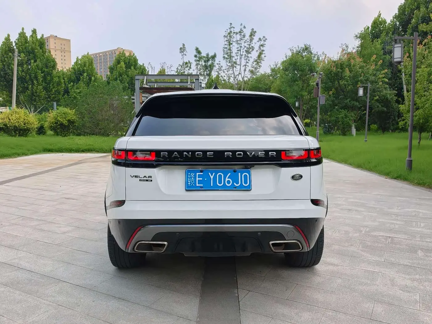 Land Rover Range Rover Velar 2022 — Фото 5/20
