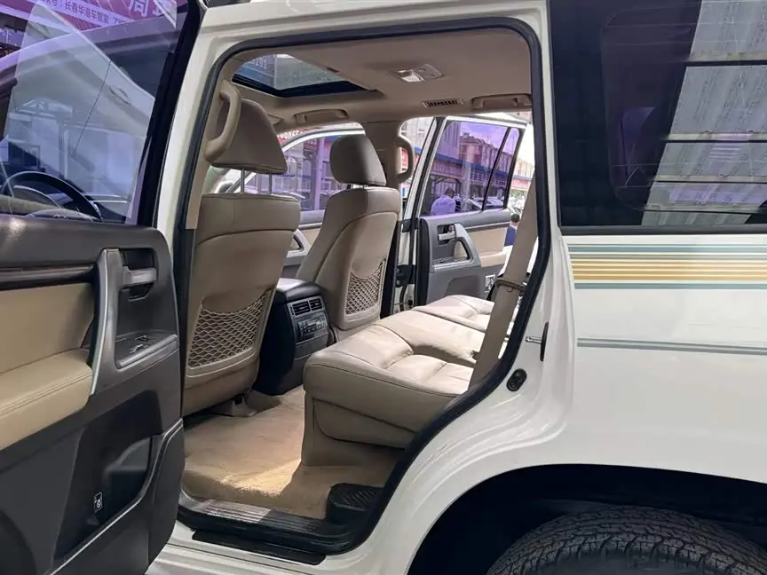 Toyota Land Cruiser 2008 — Photo 20/20