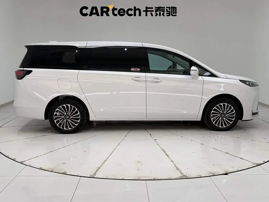 Buick GL8 New Energy 2025 — Фото 4/20