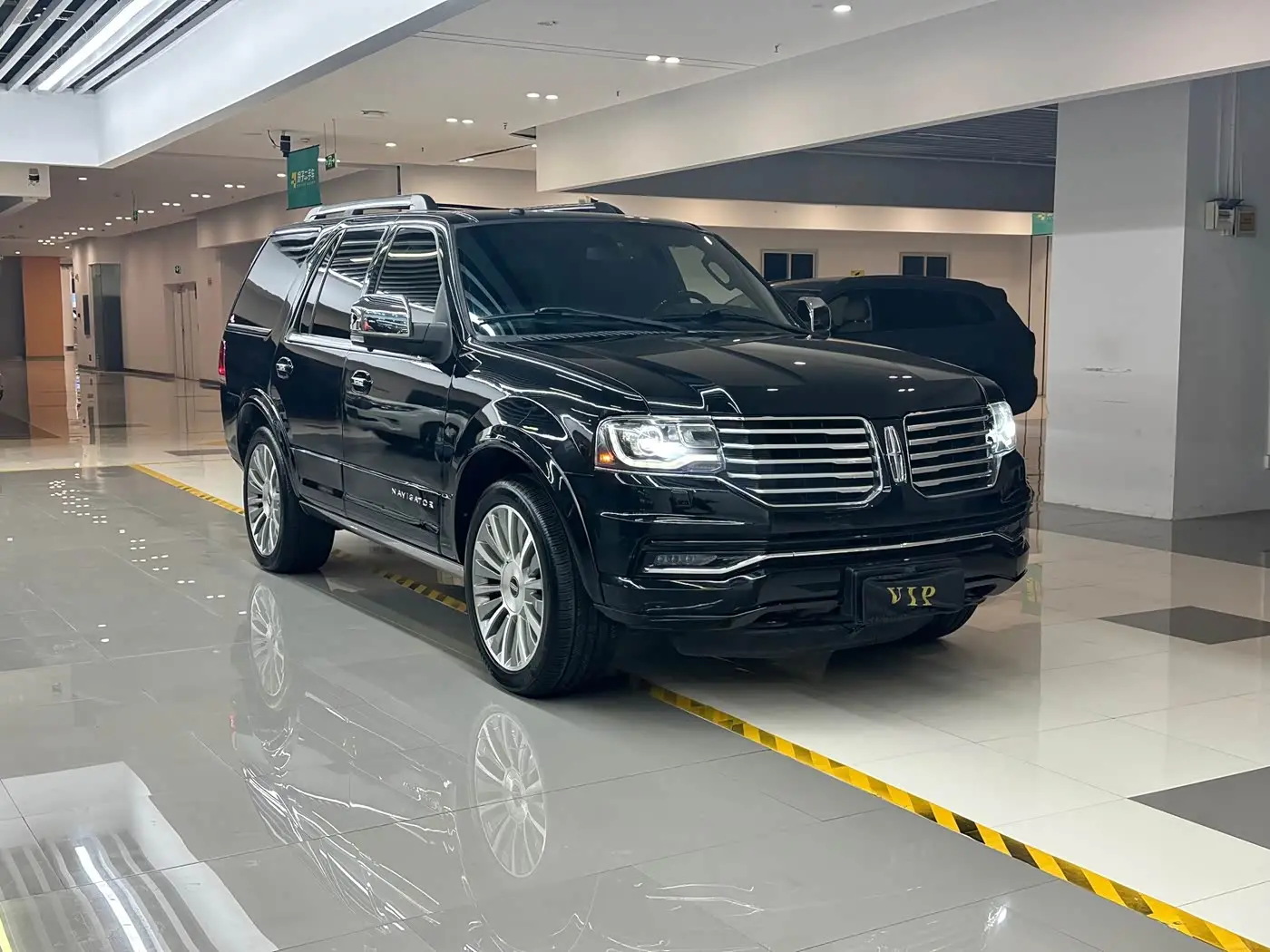 Lincoln Navigator 2017 — Photo 3/20