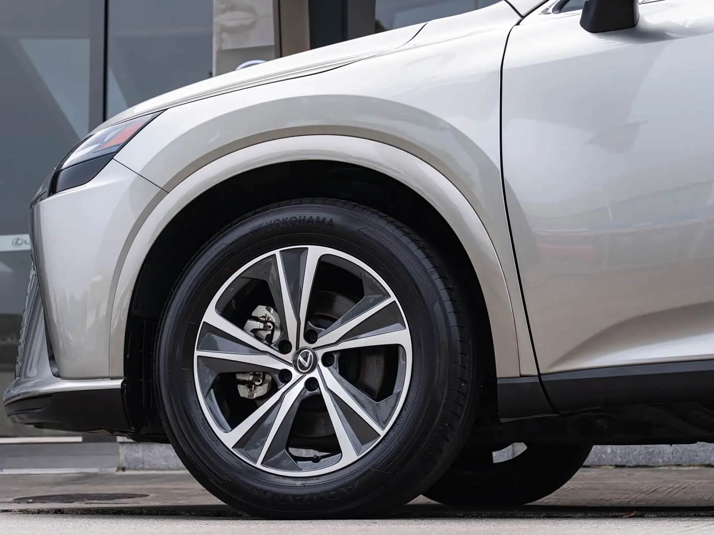 Lexus RX 2025 — Photo 8/20