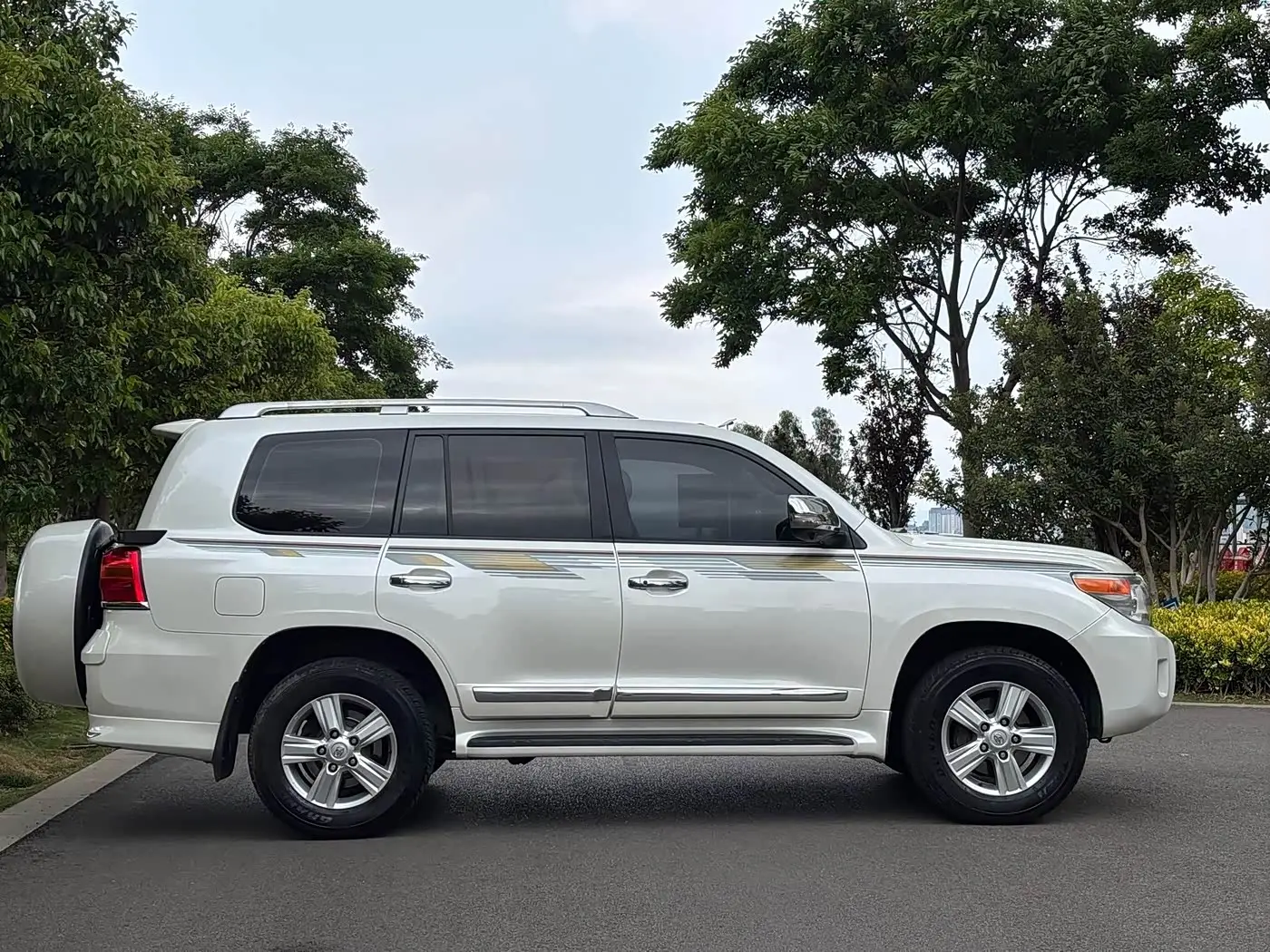 Toyota Land Cruiser 2015 — Photo 4/20