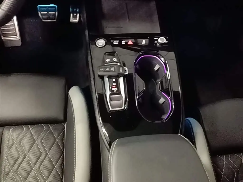 Audi A5L 2025 — Photo 14/20