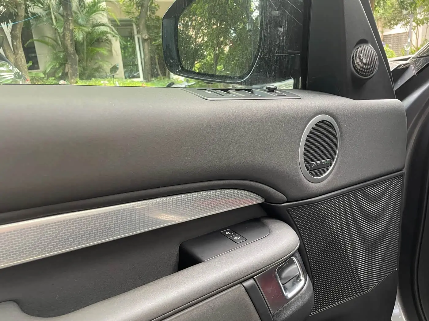 Land Rover Discovery 2021 — Şəkil 6/10
