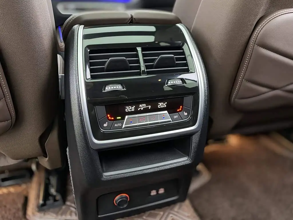 BMW X5 2023 — Photo 19/20