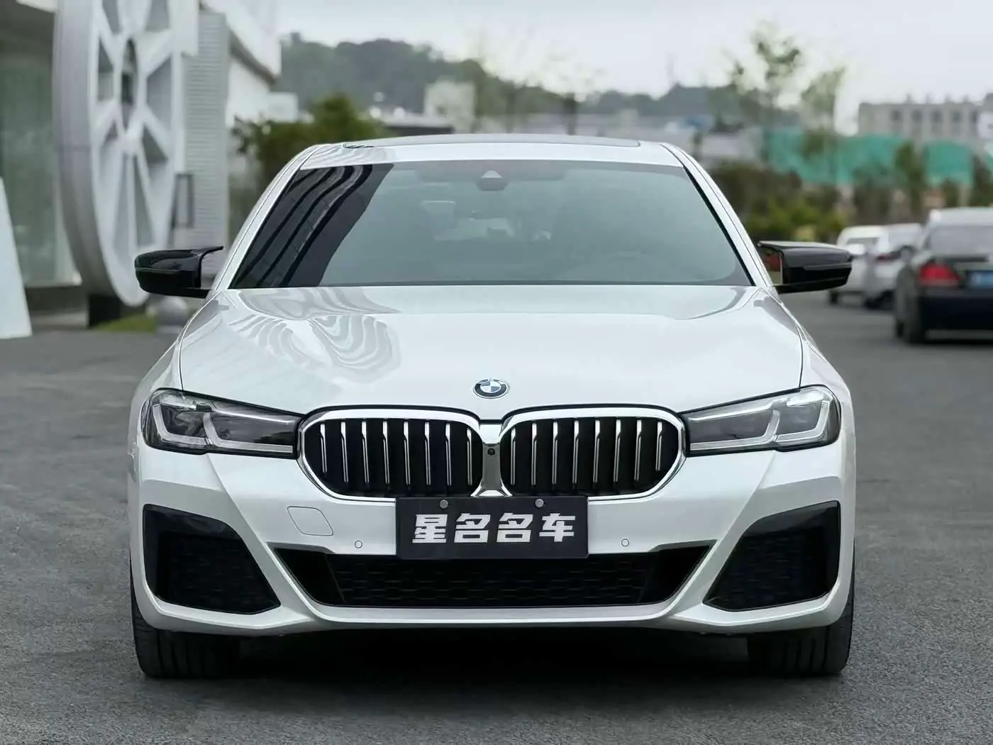 BMW 5 Series 2023 — Photo 12/19