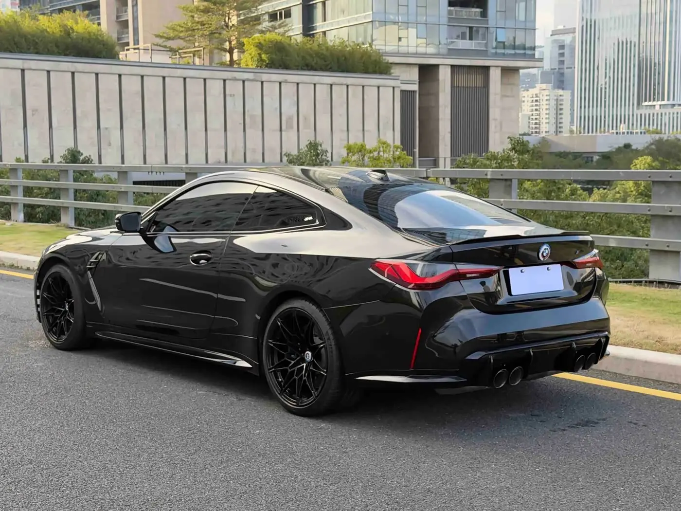 BMW M4 2022 — Photo 3/11
