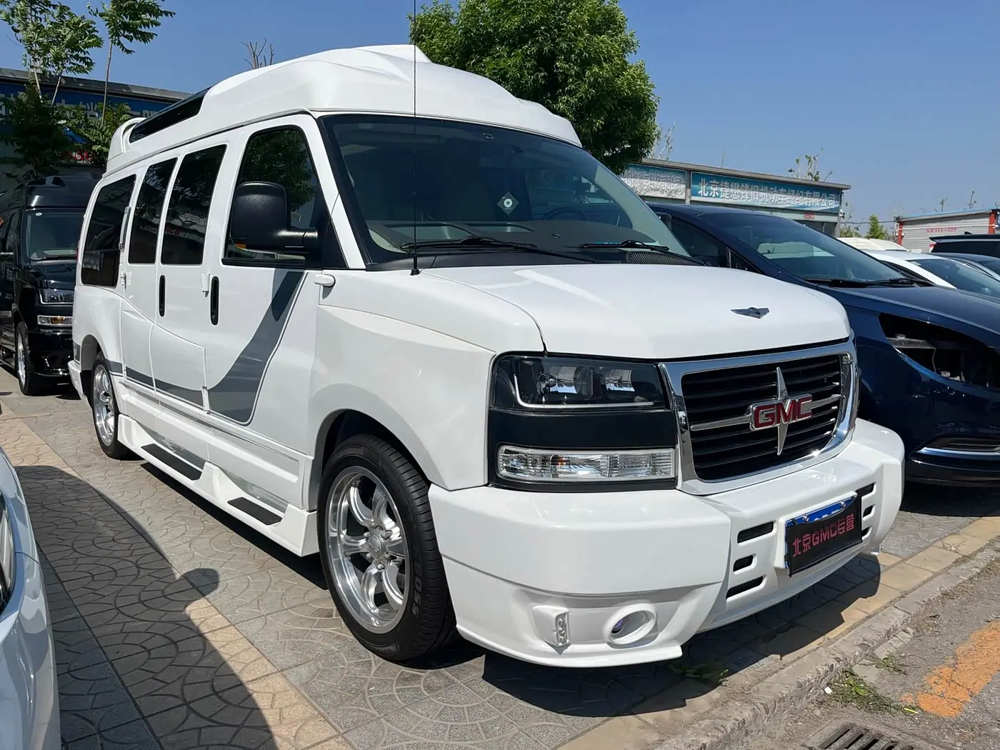 GMC Savana 2020 — Фото 3/20