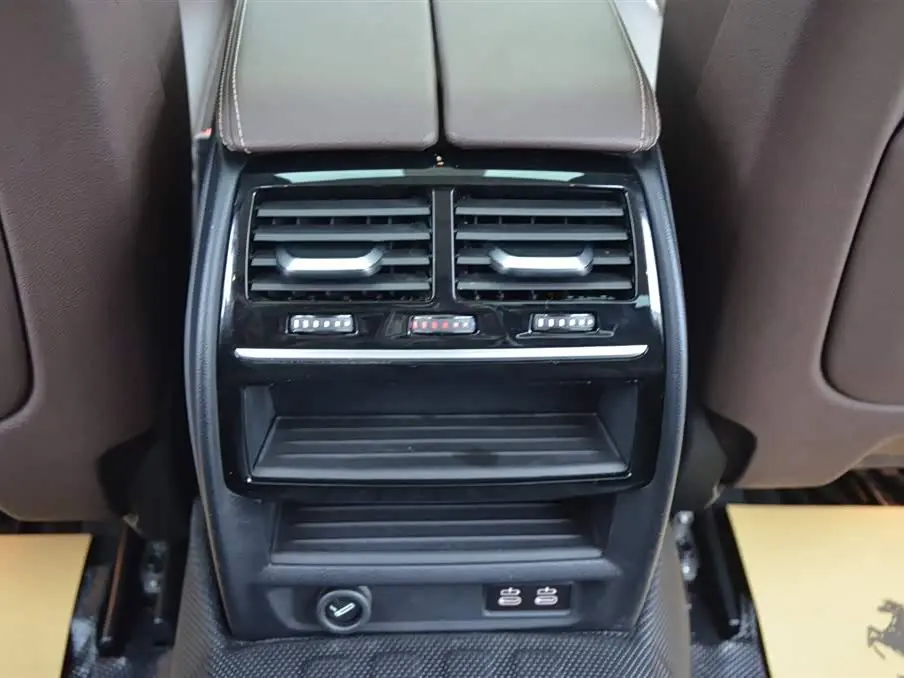 BMW 5 Series 2022 — Photo 13/15