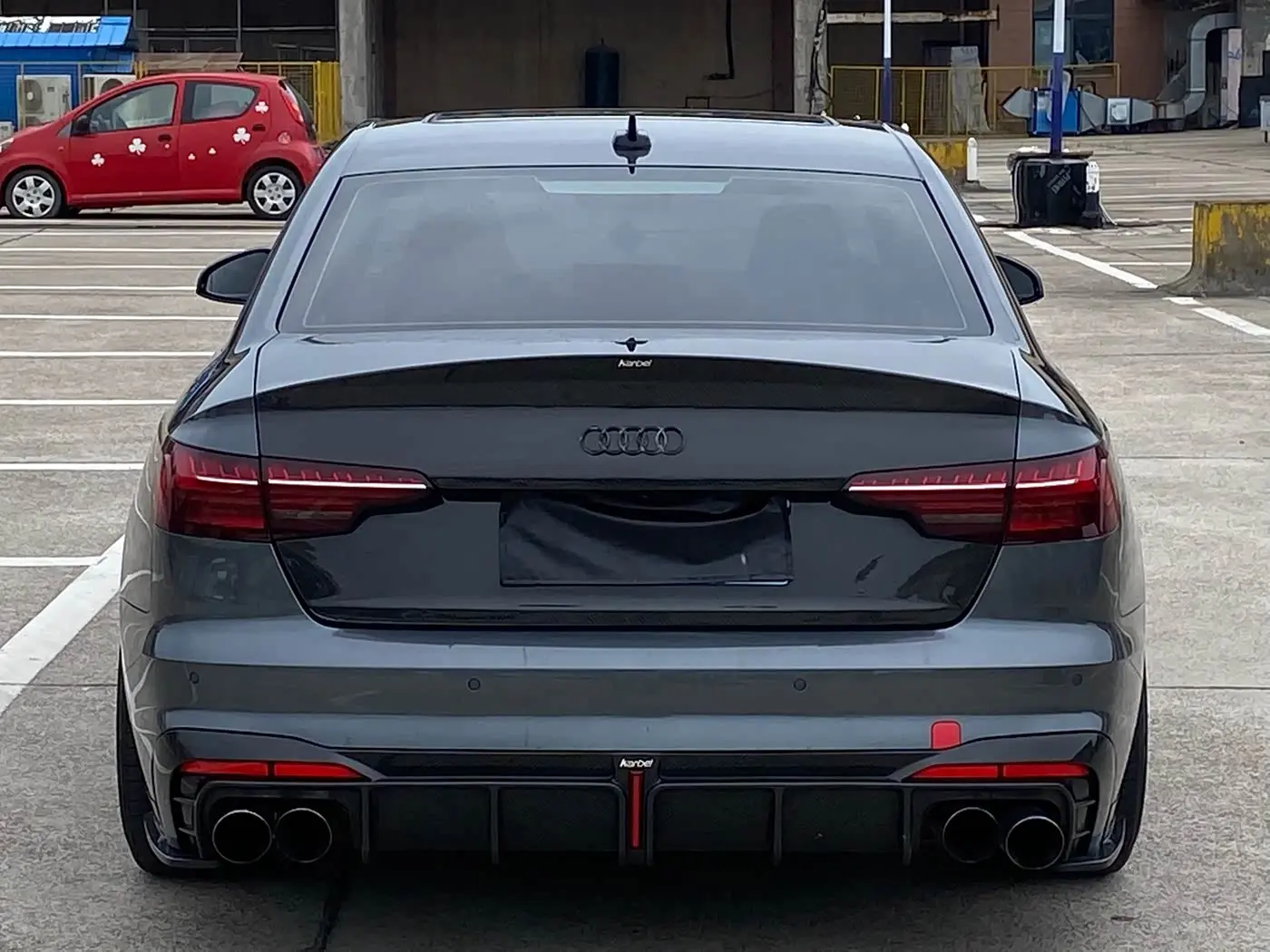 Audi A4L 2022 — Фото 6/16