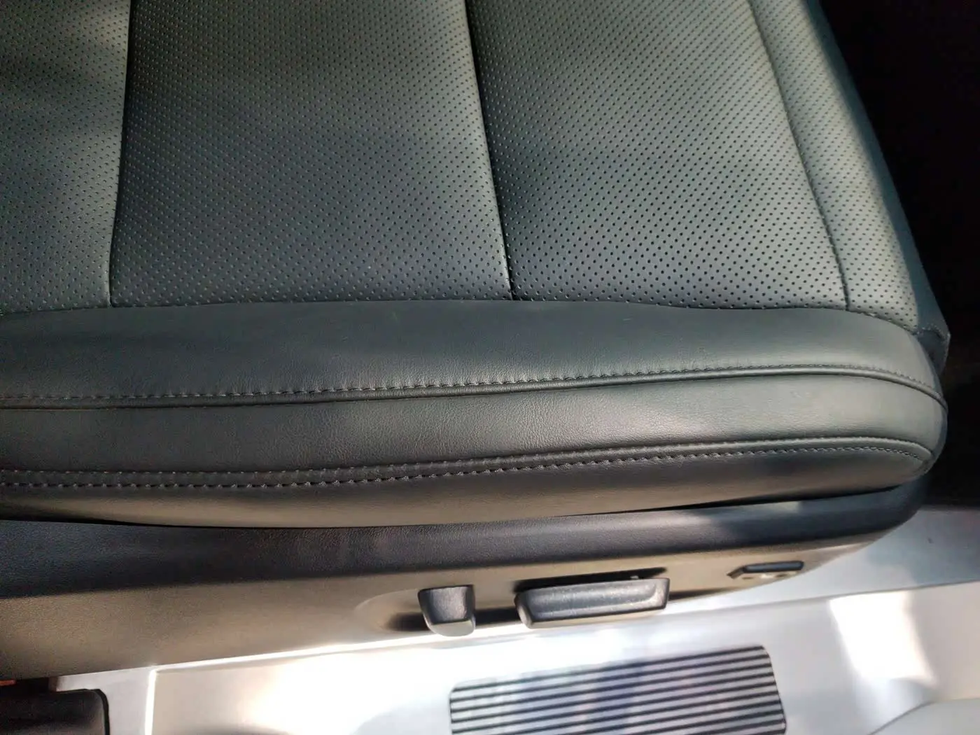 Toyota Vellfire 2021 — Photo 17/20