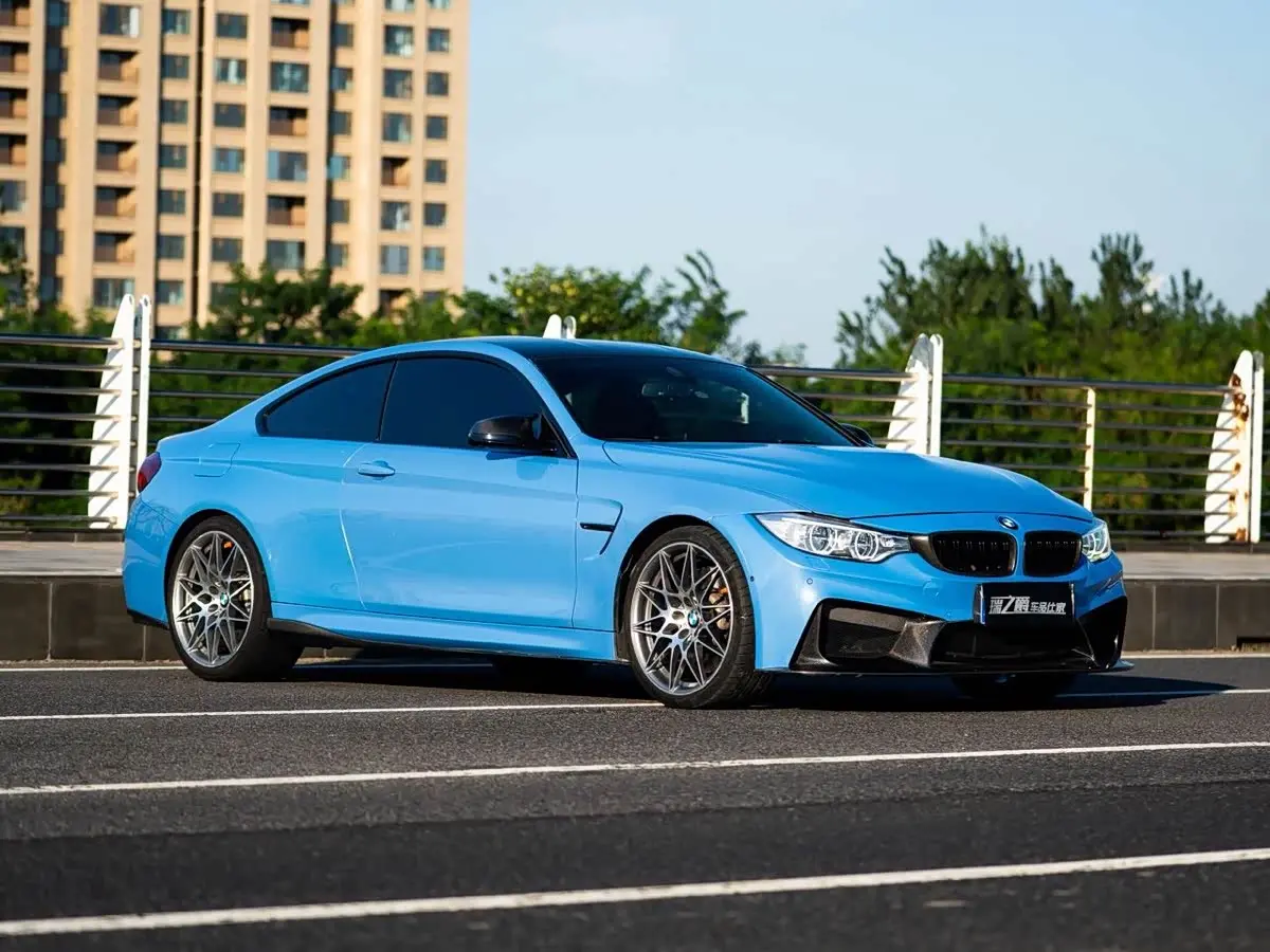 BMW M4 2017 — Фото 4/13