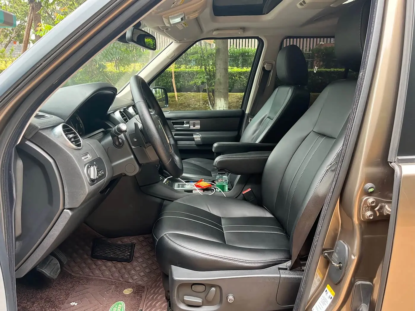 Land Rover Discovery 2013 — Фото 8/15